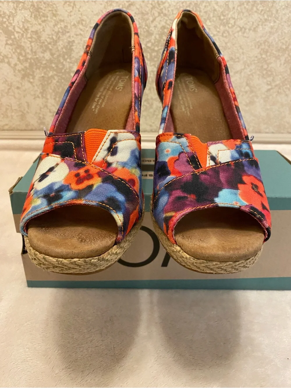 Toms pattern vibrant
